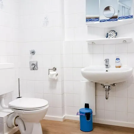 Land-meer-wohnung-9 شقة *